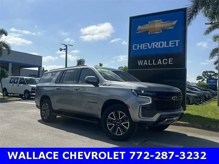 2023 Chevrolet Suburban Z71 photo 1