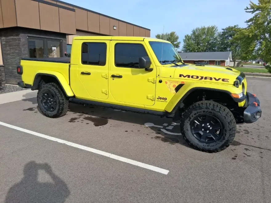 2023 Jeep Gladiator Mojave photo 1