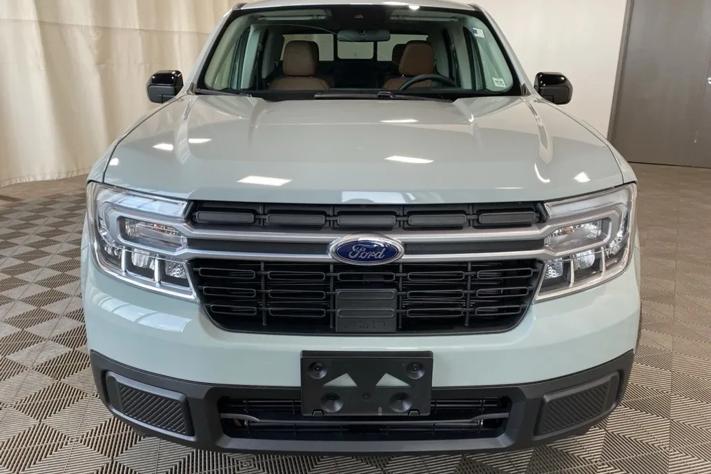 2024 Ford Maverick Lariat photo 1