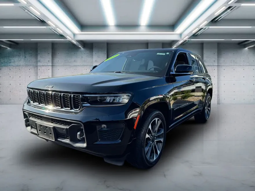 2022 Jeep Grand Cherokee Overland photo 1