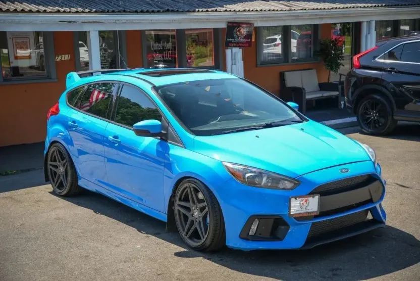 2017 Ford Focus RS photo 1