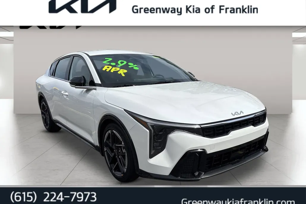 2025 Kia K4 GT-Line photo 1