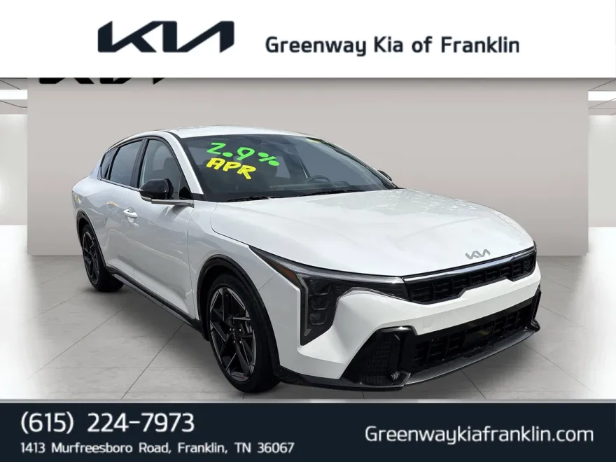 2025 Kia K4 GT-Line photo 1