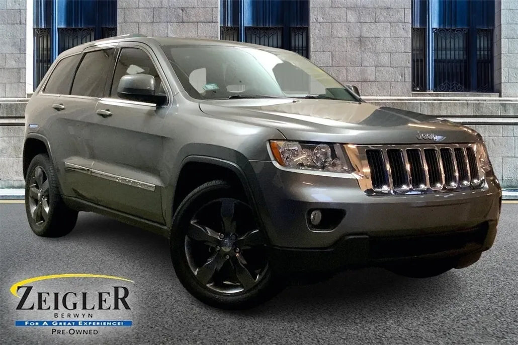 2012 Jeep Grand Cherokee Laredo photo 1