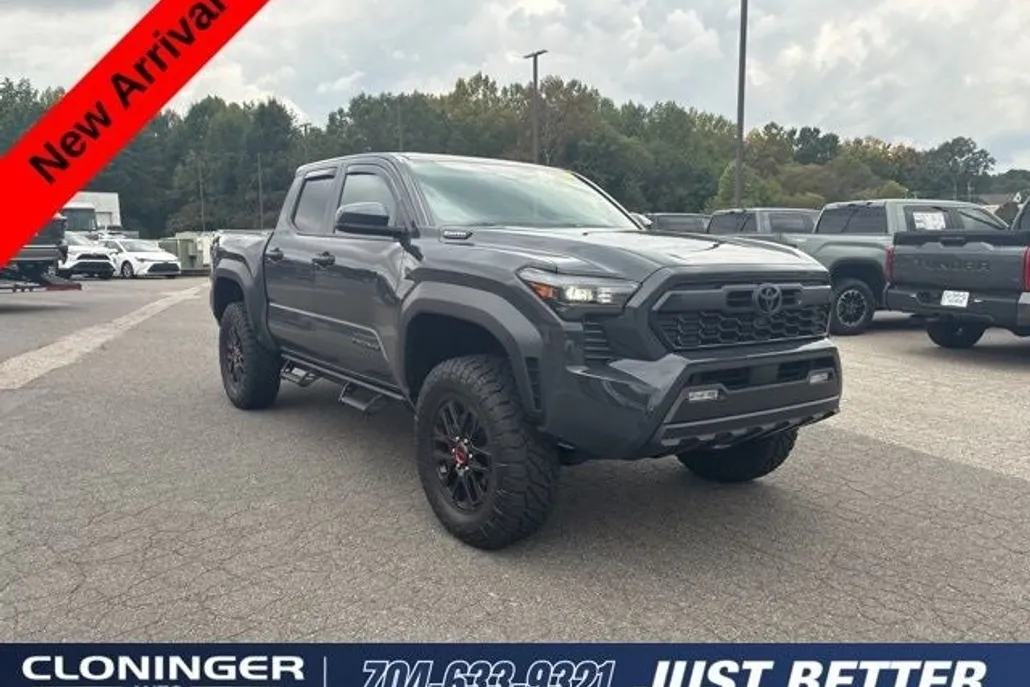 2024 Toyota Tacoma TRD Off-Road photo 1