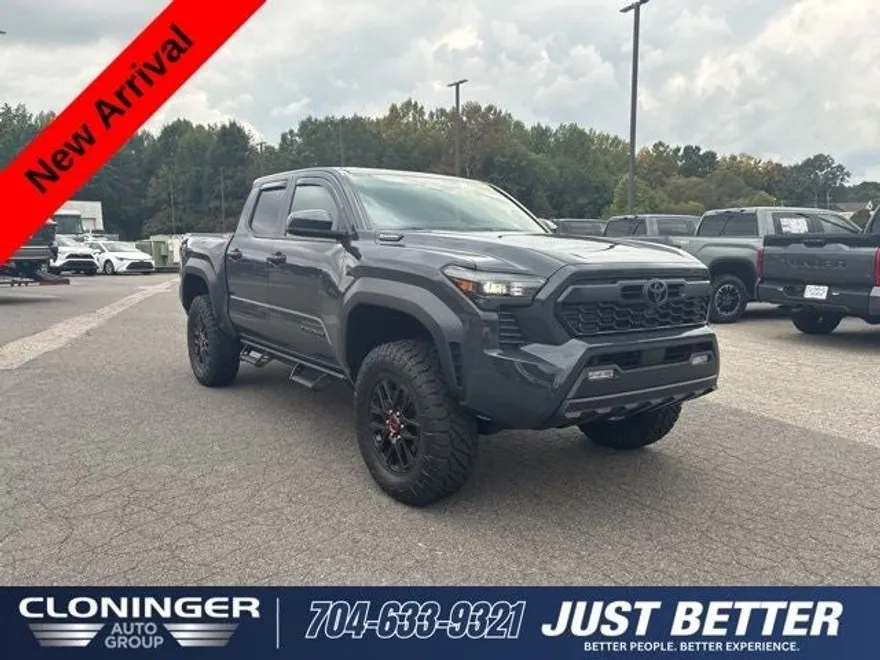 2024 Toyota Tacoma TRD Off-Road photo 1