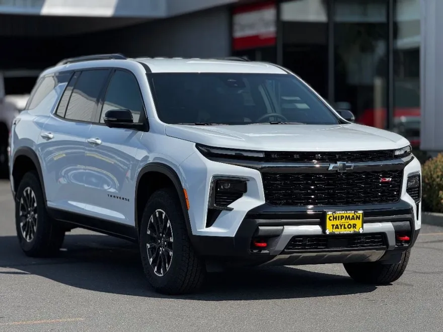 2026 Chevrolet Traverse Z71 photo 1