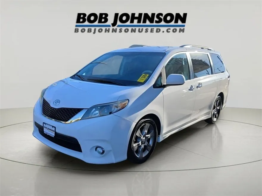 2014 Toyota Sienna SE photo 1