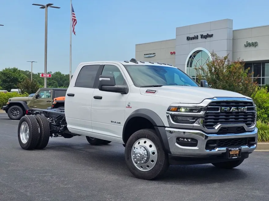 2025 Ram 5500 photo 1