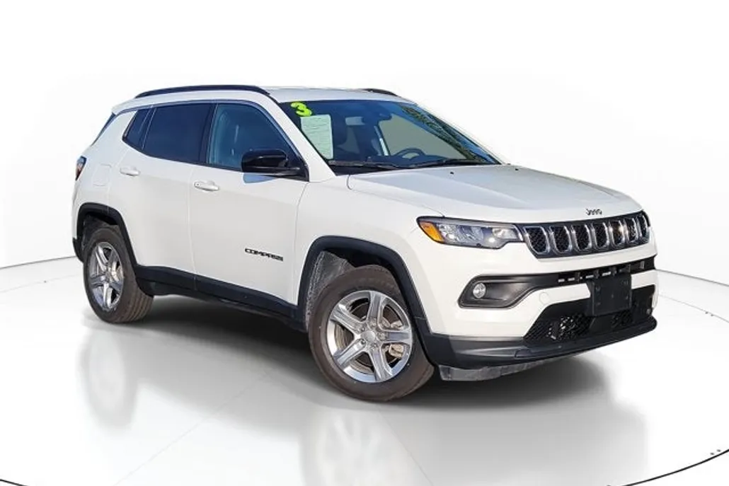 2023 Jeep Compass Latitude photo 1
