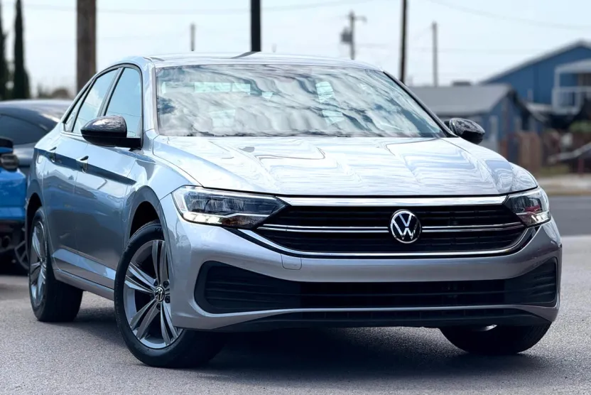 2024 Volkswagen Jetta SE photo 1
