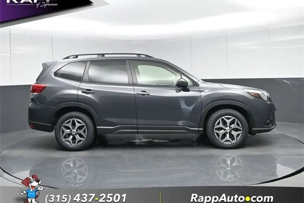 2022 Subaru Forester Premium photo 1