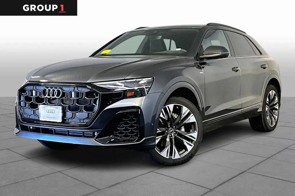 2025 Audi Q8 55 Premium Plus photo 1