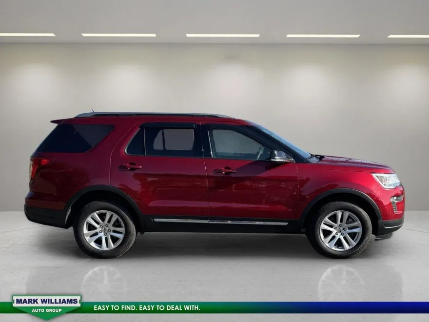 2018 Ford Explorer XLT photo 1