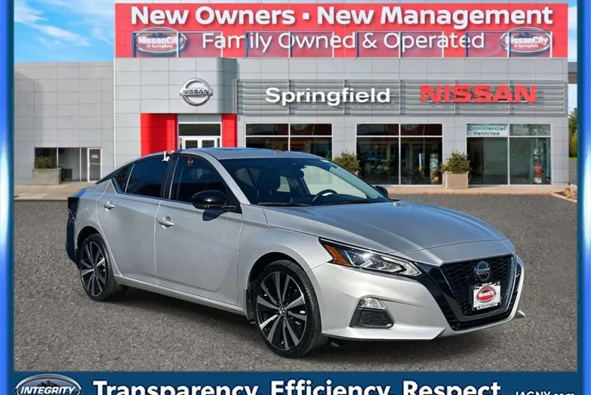 2021 Nissan Altima 2.5 SR photo 1