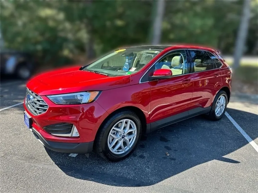 2022 Ford Edge SEL photo 1
