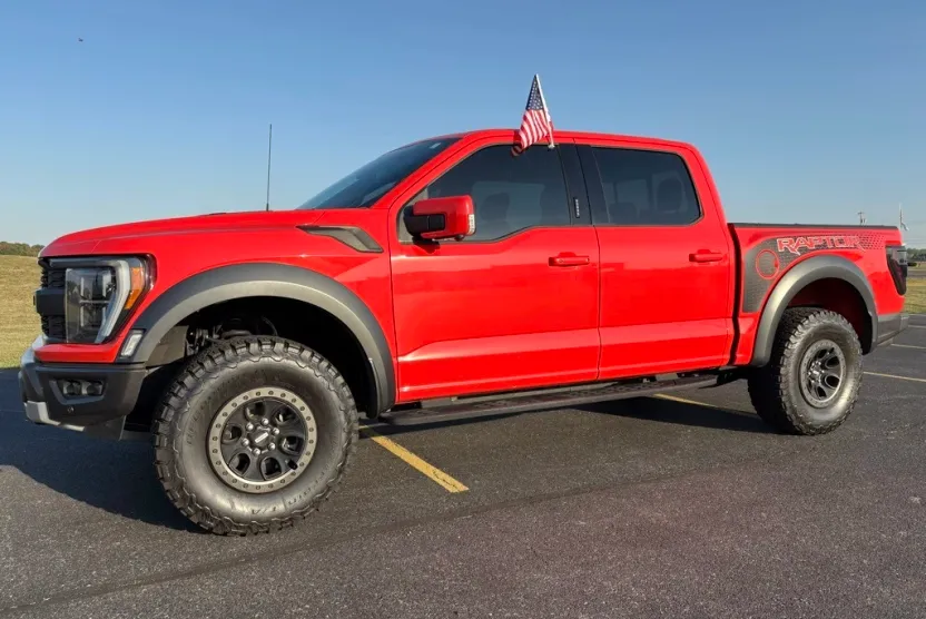 2023 Ford F-150 Raptor photo 1