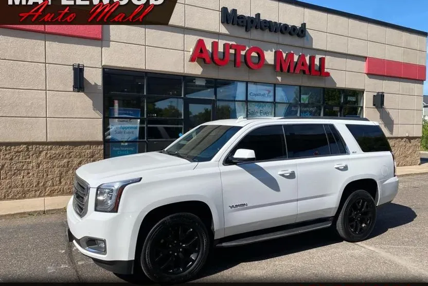2017 Gmc Yukon SLT photo 1