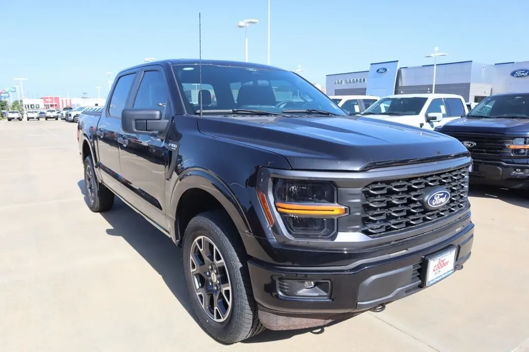 2025 Ford F-150 STX photo 1