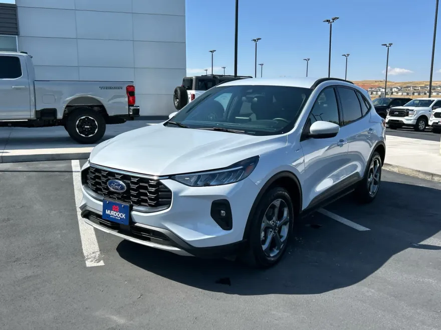 2025 Ford Escape ST-Line Select photo 1