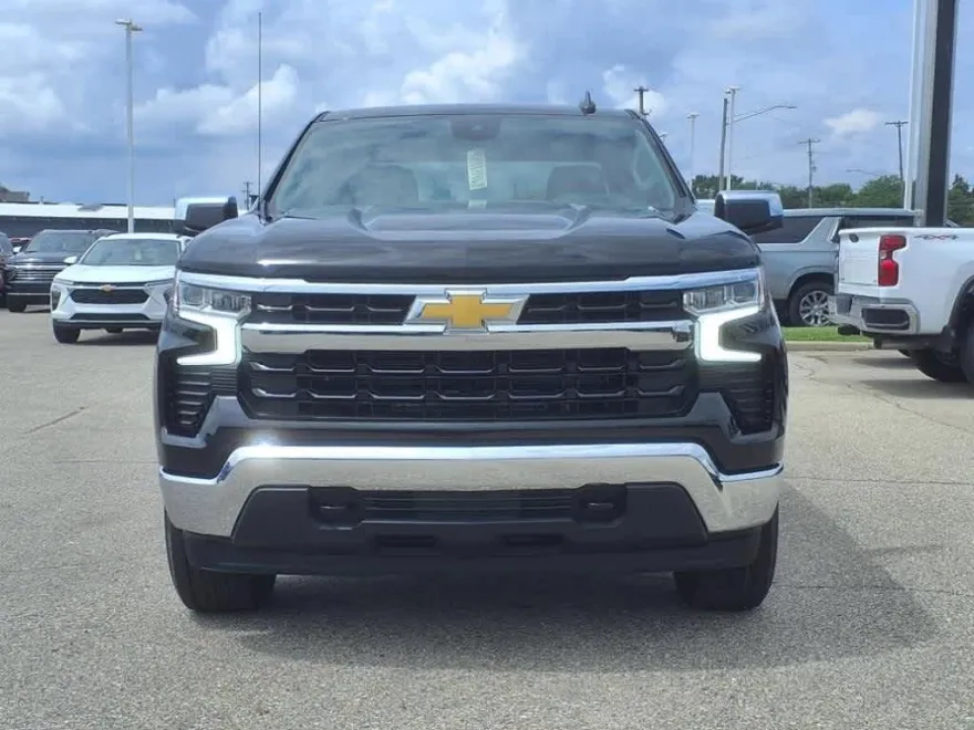 2026 Chevrolet Silverado 1500 LT photo 1
