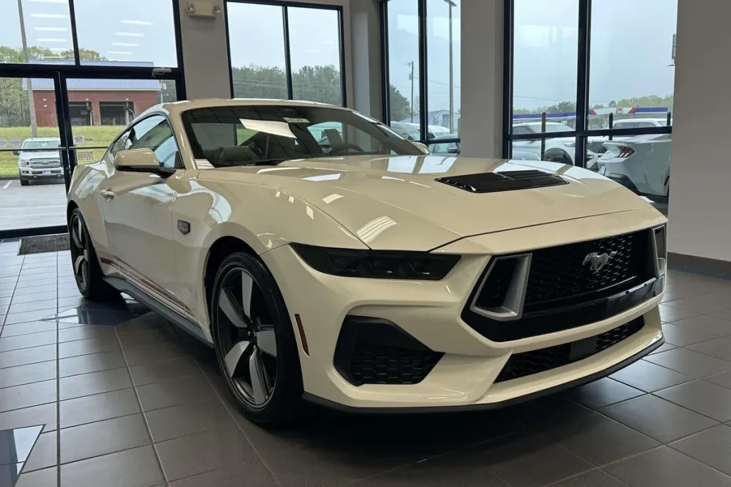 2025 Ford Mustang GT Premium photo 1
