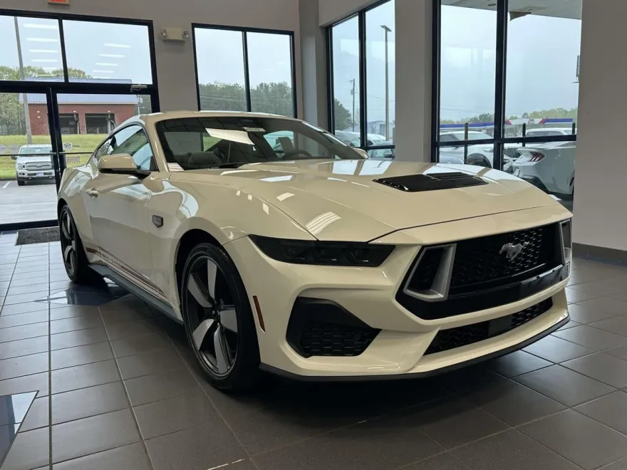 2025 Ford Mustang GT Premium photo 1