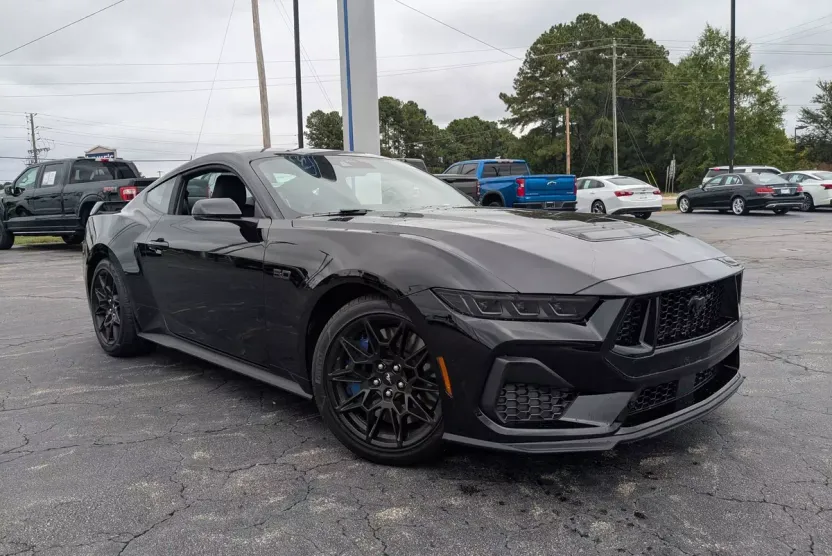 2025 Ford Mustang GT Premium photo 1