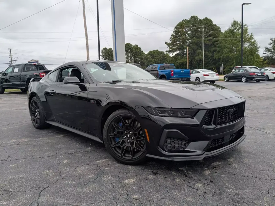 2025 Ford Mustang GT Premium photo 1