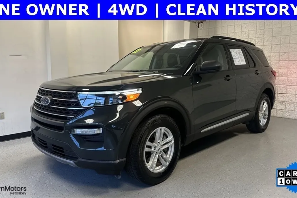 2022 Ford Explorer XLT photo 1