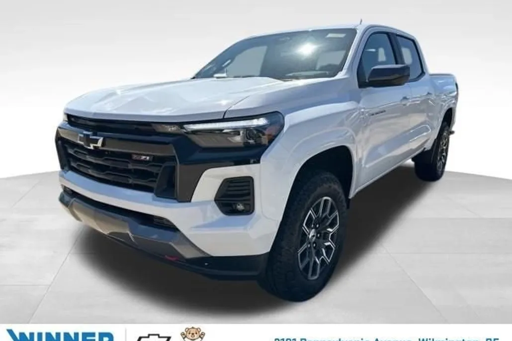 2025 Chevrolet Colorado Z71 photo 1