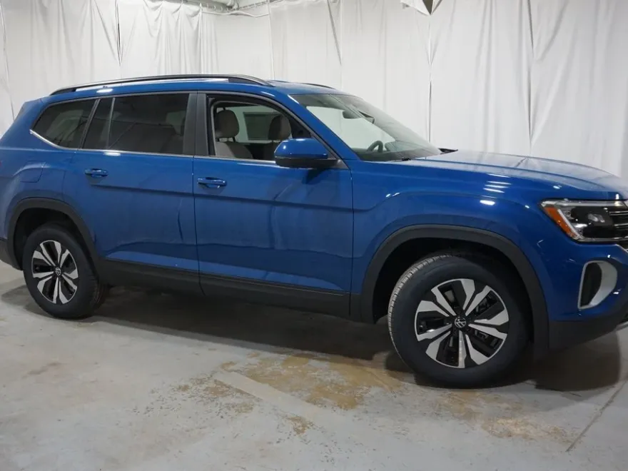 2025 Volkswagen Atlas SE photo 4