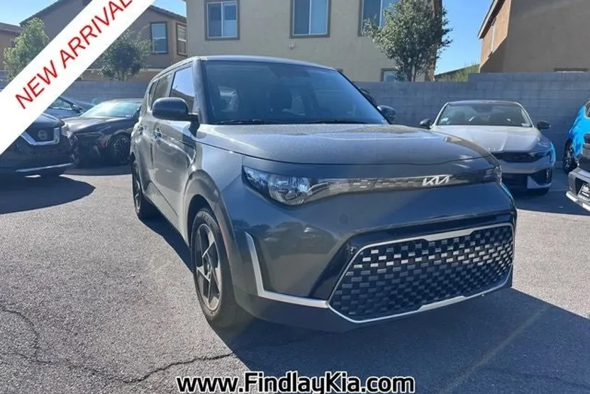 2023 Kia Soul EX photo 1