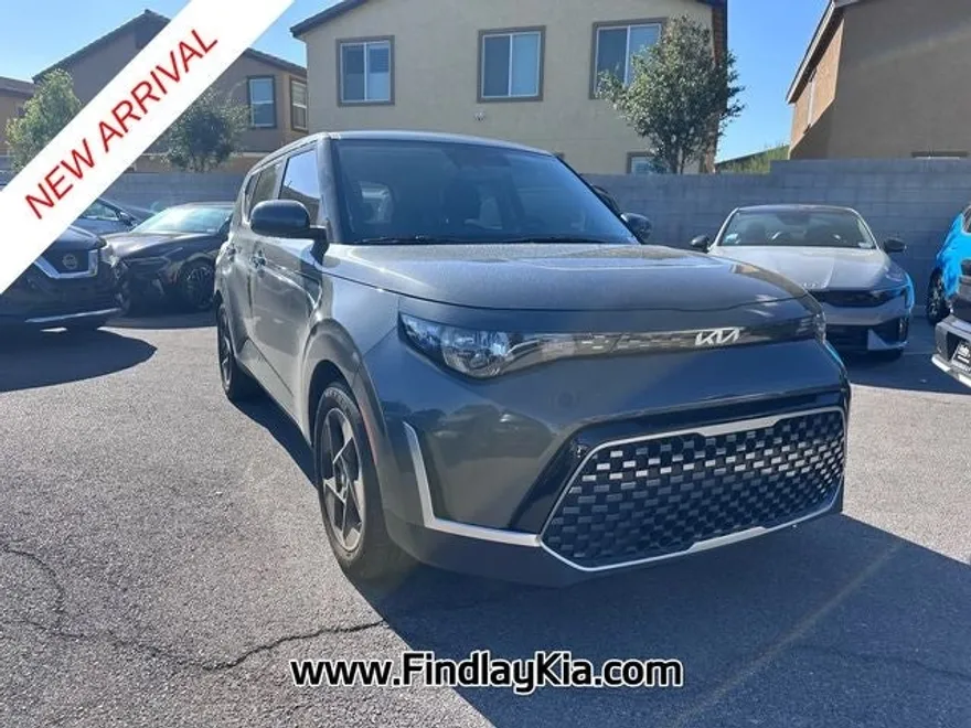 2023 Kia Soul EX photo 1