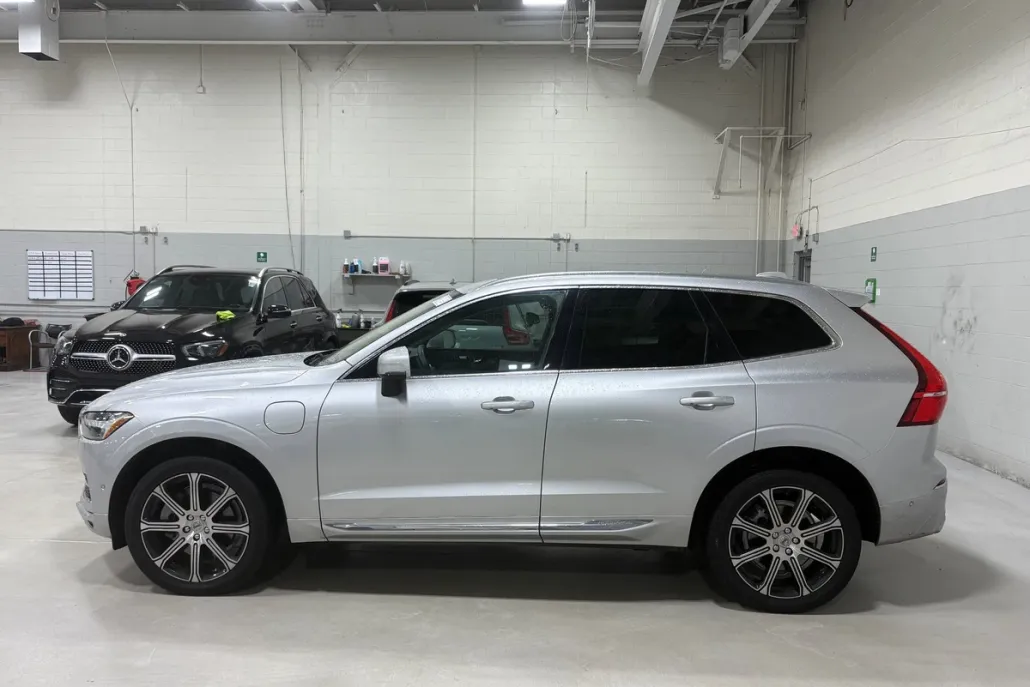 2021 Volvo XC60 Recharge Hybrid Inscription photo 1