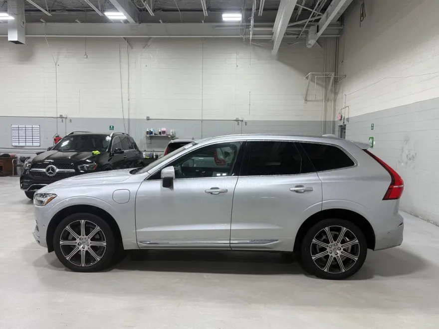2021 Volvo XC60 Recharge Hybrid Inscription photo 1