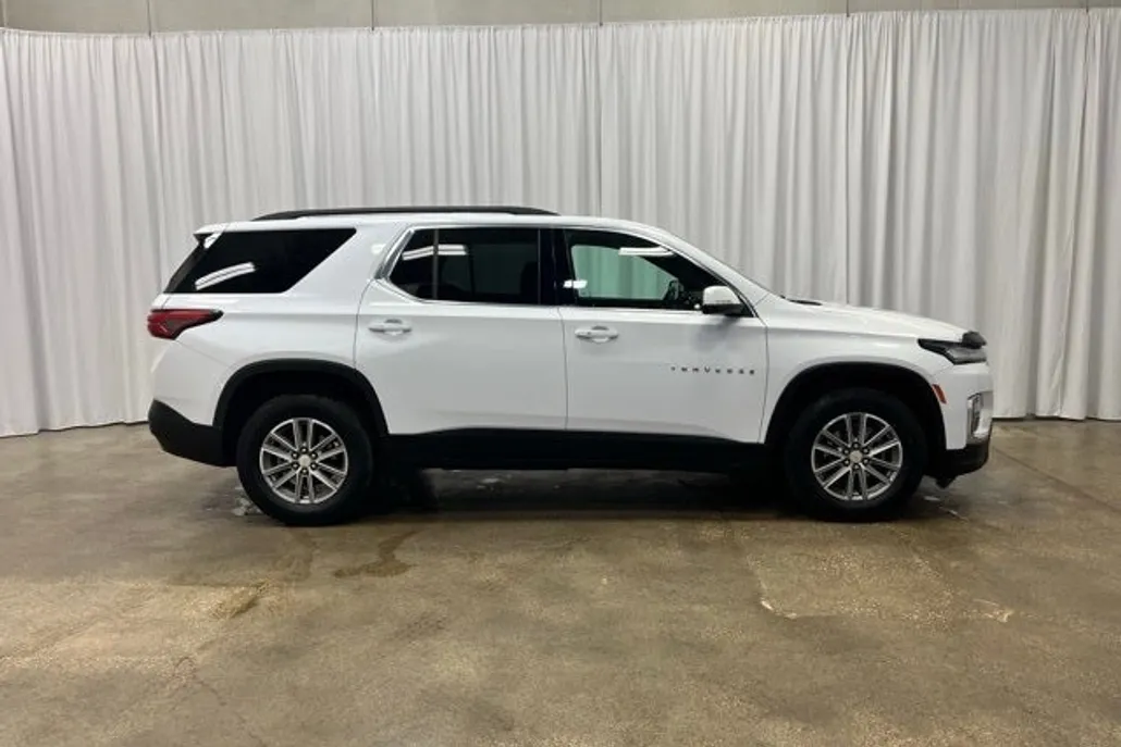 2023 Chevrolet Traverse 1LT photo 1