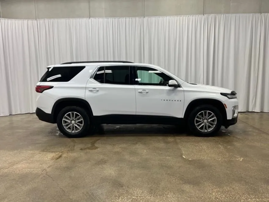 2023 Chevrolet Traverse 1LT photo 1