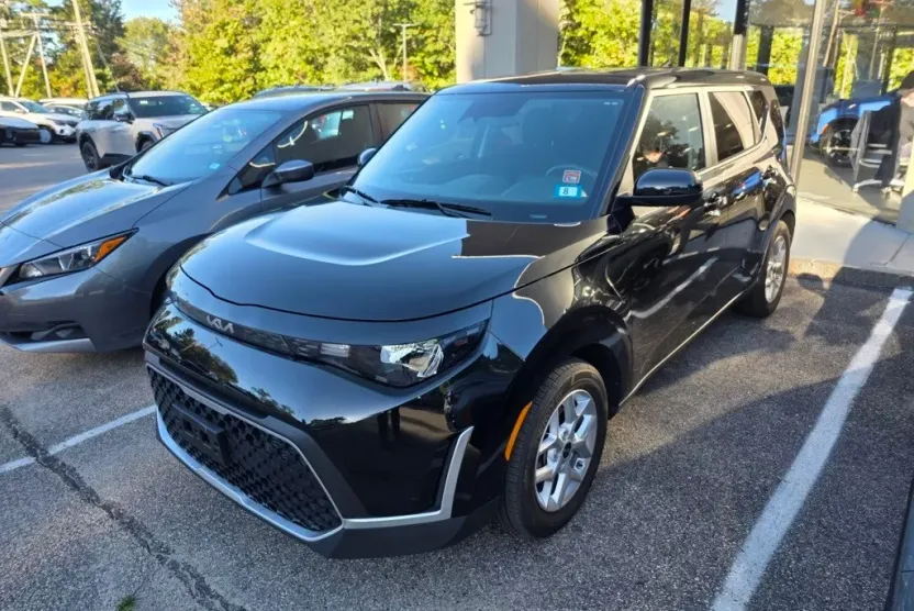 2023 Kia Soul LX S photo 1