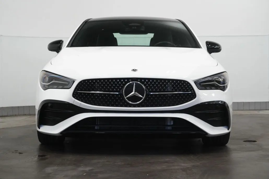 2024 Mercedes Benz CLA 250 4MATIC photo 1