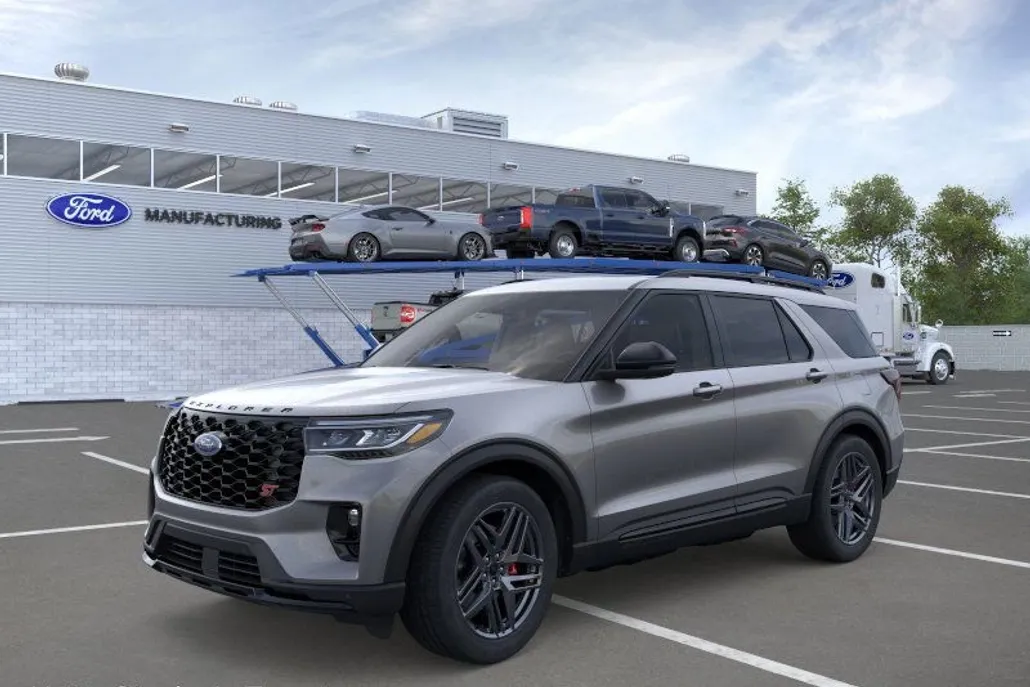 2025 Ford Explorer ST photo 1