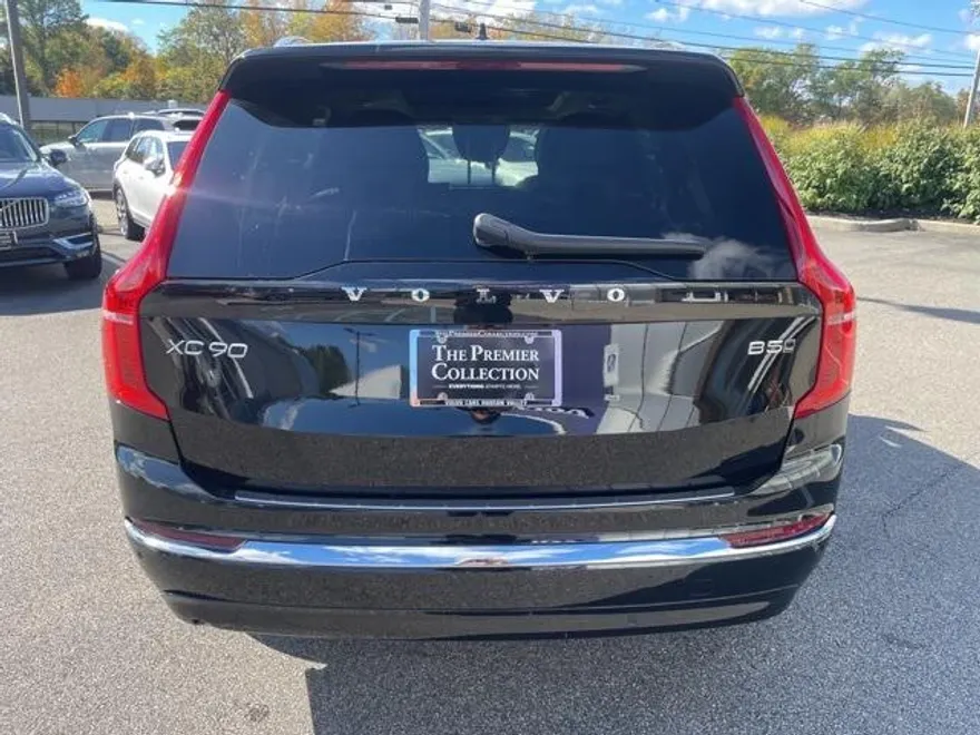 2024 Volvo XC90 B5 Core photo 1