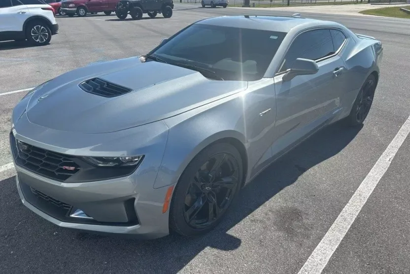 2023 Chevrolet Camaro LT1 photo 1