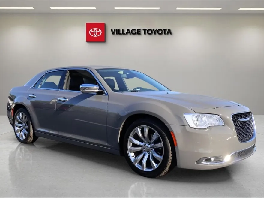 2018 Chrysler 300 Limited photo 1