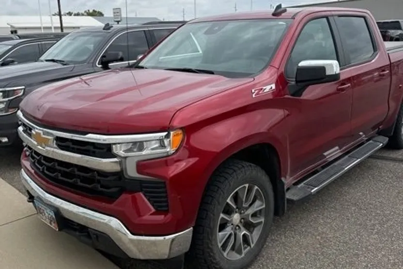 2024 Chevrolet Silverado 1500 LT photo 1