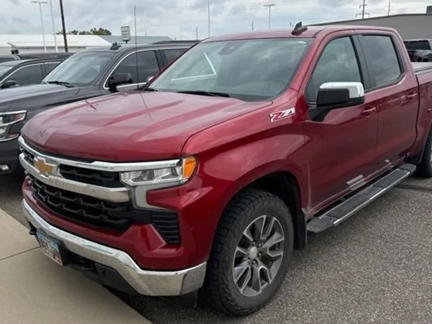 2024 Chevrolet Silverado 1500 LT photo 1