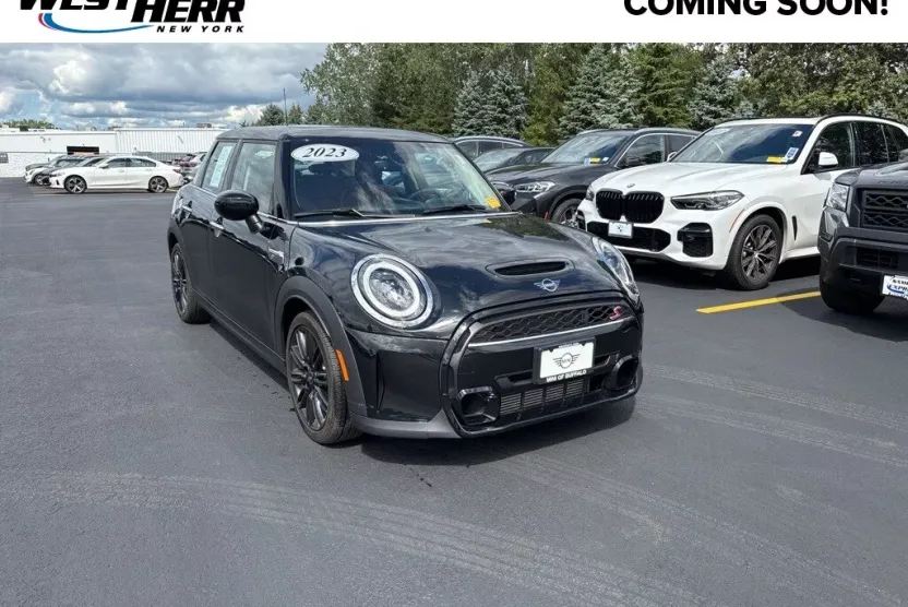 2023 Mini Cooper 4 Door Hardtop S photo 1
