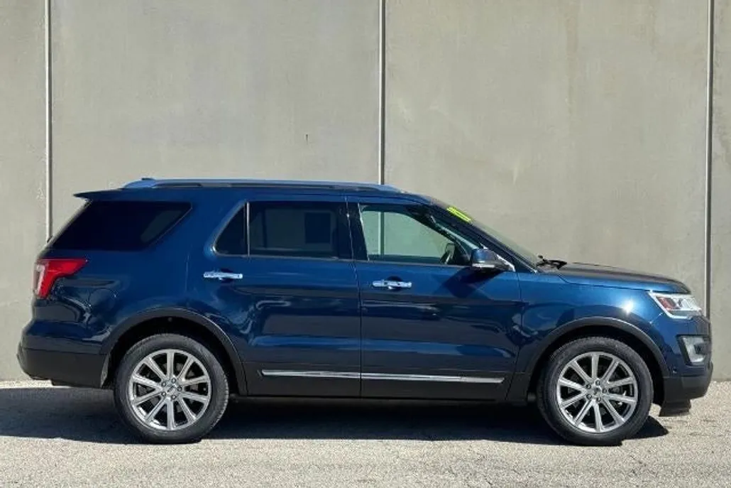 2017 Ford Explorer Limited photo 1