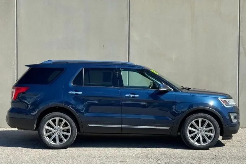 2017 Ford Explorer Limited photo 1