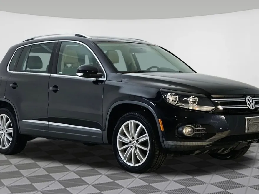2012 Volkswagen Tiguan SE photo 1